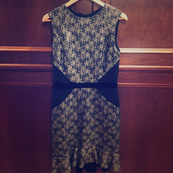 Dress - Picture 1 of 4